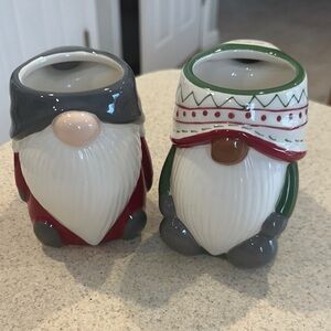Pottery Barn 2 Christmas gnome coffee/hot chocolate/tea mugs excellent condition